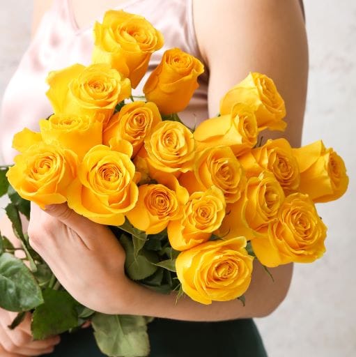 mazzo di rose gialle